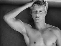 (via Man Crush of the Day: Actor Alexander Ludwig)