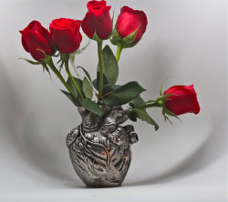 moshita:  Anatomical heart vase from Blue Bayer Design NYC billyblue22