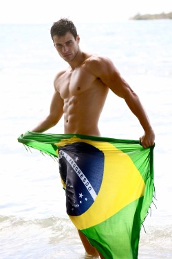 ksufraternitybrother:  Lucas Malvacini, hot Brazilian dude! 