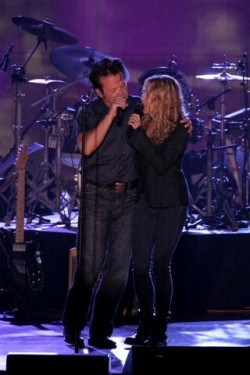 John Mellencamp performs a duet with Sheryl Crow … damn!