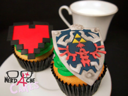 nerdache-cakes:  Legend of Zelda Cupcakes! I found these super