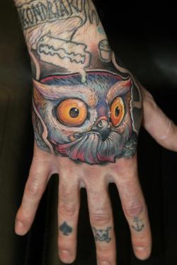 fuckyeahqualitytattoos:  Hand Owl - Chil Victor