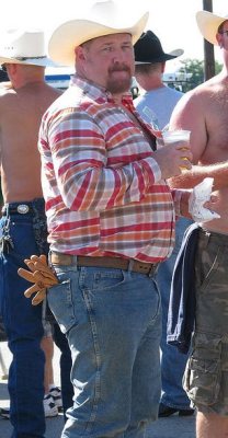 georgekeith:  tubbinlondon:  Nice cowboy!  My kind of cowboy!