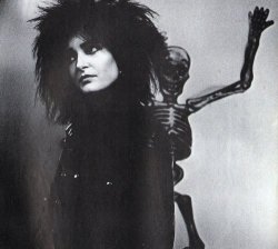 antipahtico:  Siouxsie Sioux 