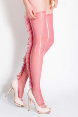 chainsawmascara:  thelingerieaddict:  Tres Bonjour Latex Stockings