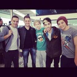  The boys met Michael Buble today  I beg Niall was like “OMG