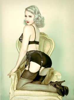 officiallymosh:  Lingerie by Dottie’s Delights - Shoes from