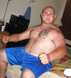 bigbeefydevils:  wanna ride him. 