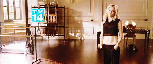 ohmydarrenchris:  wiseshots:  chel-gleekstarkid:  omg Kurt is so miserable that he is wearing sweats and a sweat shirt, and he is noticing a WOMANâ€™S abs. He has hit rock bottom.  REBLOGGING FOR THAT COMMENT!  sAME 