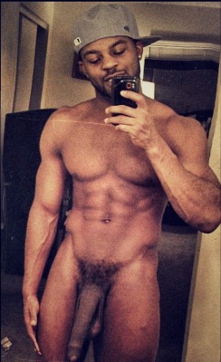 jamvirginbottom:  tastebetter:  The hung uncut monster   Love it