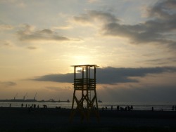 walking-ontheclouds:  hermosa Tarde en las playas de arica >:3