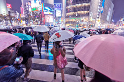 tokyo-fashion:  Crossing Shibuya Scramble tonight in the rain