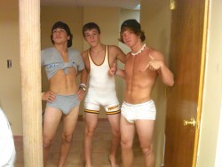 undie-fan-99:  3 cute guys.  1 in white Hanes briefs; other