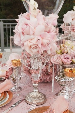 weddingicing:  (vía Just Add Color - Blushing Bride)