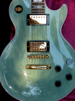 guitarlust:  Les Paul Custom in TV Inverness Green.