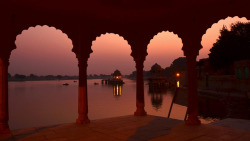 lespritmodeste:  Rajasthan and its arches by Aditi Patnaik on