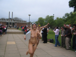 nakedgirlsinpublic:  Watch amateur videos of girls naked in public