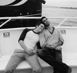 xeirehs:  ohsexydylan:  #BROMANCE.   ugh they are the awesomest