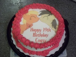 cogsfixmore:  It’s a late cake but i used a picture made by. OF