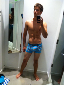 waistbandboy:  waistbandboy:  Oh wow! Love his boxerbriefs :)