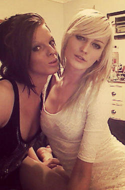 itsjodieehartbitch:  Me and Ellery - June 2011   