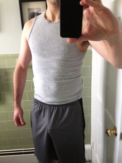 brosfreeballing:  Just me.  Heading out to the gym. 