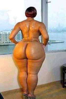 aquariancarnival:  This chick is put together! Damn THICK as