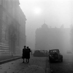 luzfosca:  Anthony Linck and Hans Wild London Fog, 1947 Thanks