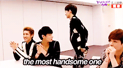 junmyeon:  when it was chen’s turn for introduction 