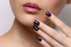 fuckyeahprettynails:  Dior Vernis Poison #996  (via messywands.com)