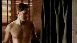 walkingdead-gasm:  That’s right ladies, the Governor is in.