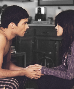 collapsed:  ezra and aria are the best 