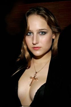 yeahleeleesobieski:  Leelee Sobieski 2005 Grammy Party