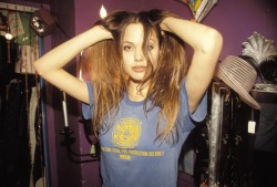 kisslng:  vxis:  Younger Angelina was a fucking babe. She still