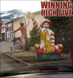 fastfoodflashers:  Best High Five Ever 