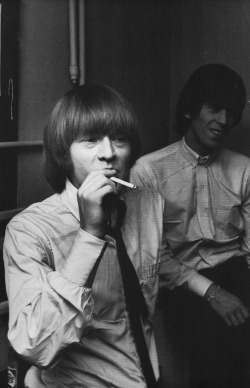 rollingstoned:BRIAN JONES et KEITH RICHARDS (1965)