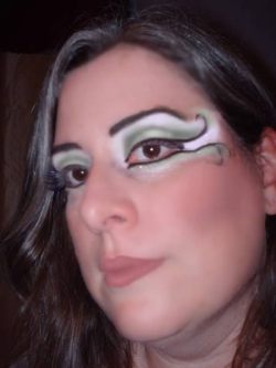the-absolute-best-posts:  Check out the worst makeup on the internet,