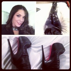 dangerdollguide:  Louboutin shoes , David Lerner leggings, guess