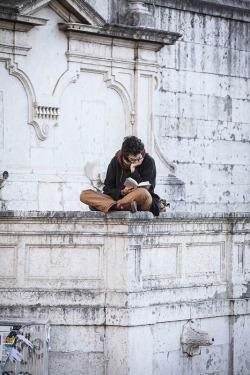 deonplayground:  Largo do rato, Lisboa (Portugal) by Diário