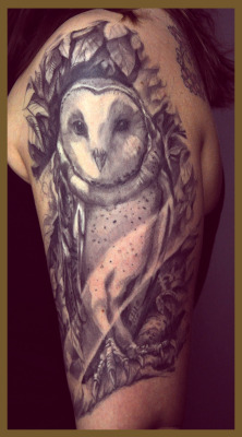 fuckyeahtattoos:  Owl Tattoo. Artist: Bluecardinalart/JesperHatcher