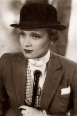 farleysgranger:  Marlene Dietrich, ca. 1933 