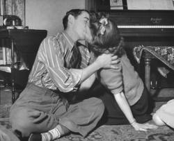 1950sunlimited:  Teen Fads, 1942  Teens kissing during a game