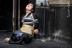 stark-arts:  @lunavary bound in kimono on a dirty rooftop - wet