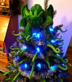 kittyropo:  ‘Tis the season to be ph’nglui mglw’nafh Cthulhu R’lyeh wgah’nagl fhtagn. 