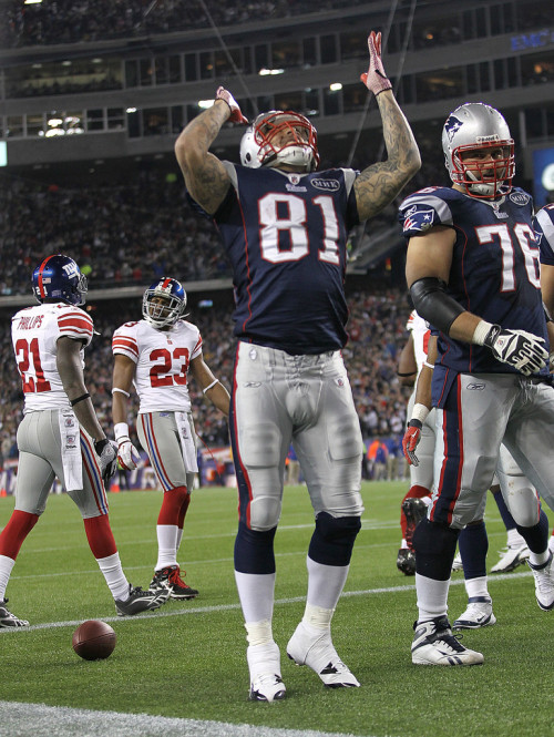 Aaron Hernandez - Big bulge and VPL shots