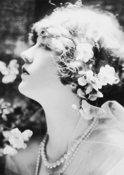 marthaivers:  Marion Davies, 1920’s 