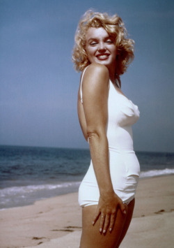 thebeautyofmarilyn:  Marilyn photographed on the beach by Sam