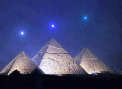 bl-ossomed:  Mercury, Venus, and Saturn align with the Pyramids