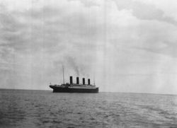 shittylol:  bl-ossomed:   last known photo of the titanic 1912