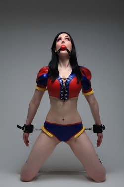 girlsrule-subsdrool:  Snow White, is that you? 